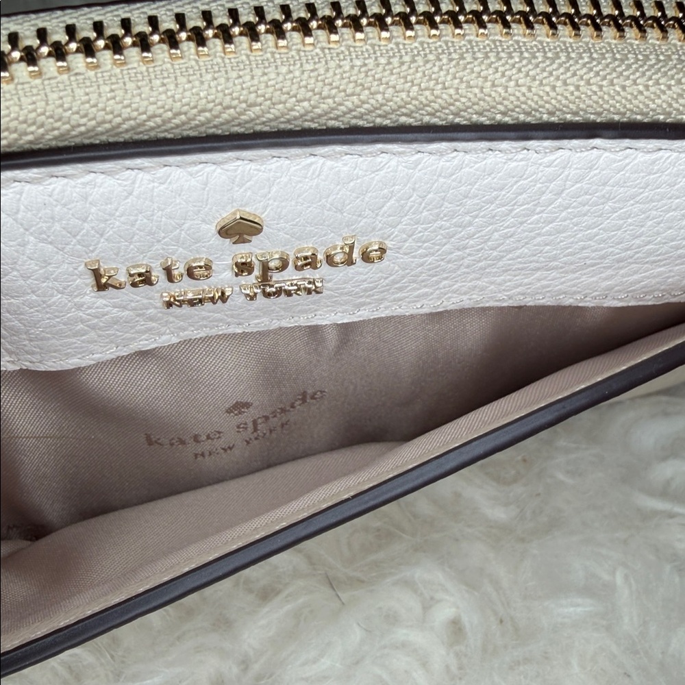 Kate Spade NWOT soft pebble leather, full zip wallet lots of storage beautiful - Picture 3 of 7